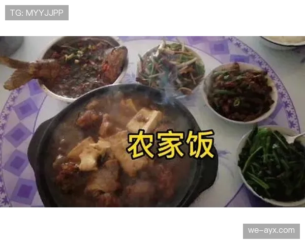 廖秋云训练完啃鸡腿那一下，真把自律和馋嘴焊一块了